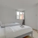114 - Cozy Apartment In Buttes Chaumont